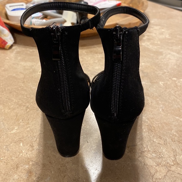 Black Strappy Heel - Picture 3 of 4